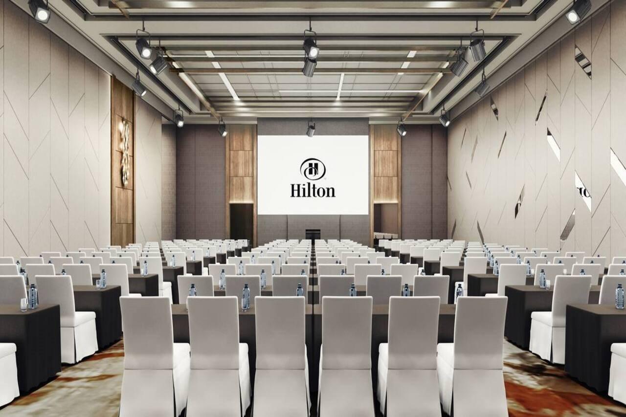 Отель Hilton Хиросима Экстерьер фото